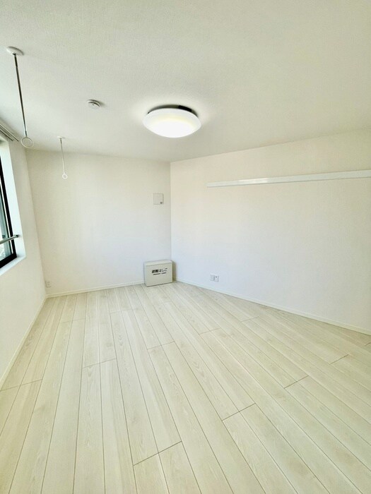 物件内観写真6　(居室)