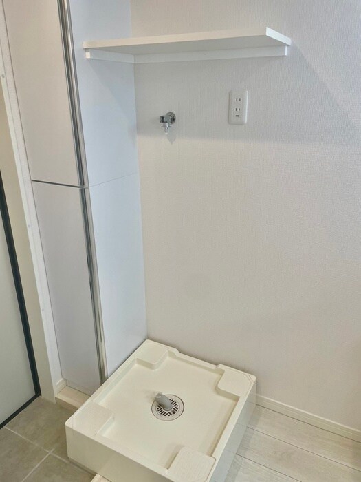 物件内観写真14　(洗濯機置場)