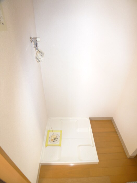 物件内観写真14　(洗濯機置場)