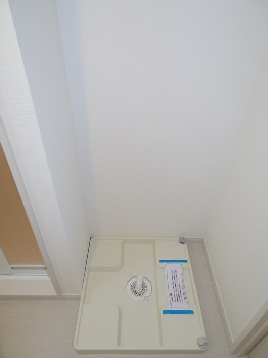 物件内観写真14　(洗濯機置場)