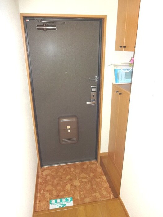 物件内観写真15　(玄関)