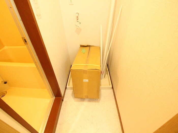 物件内観写真19　(洗濯機置場)