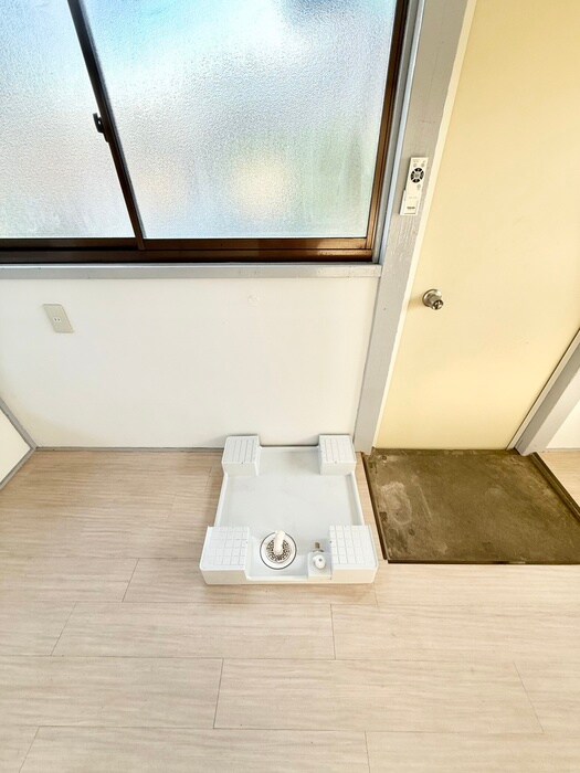 物件内観写真14　(洗濯機置場)