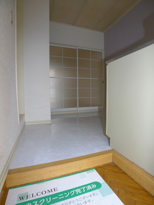 物件内観写真6　(玄関)