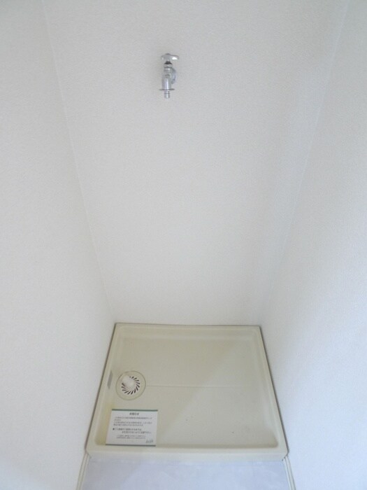 物件内観写真15　(洗濯機置場)