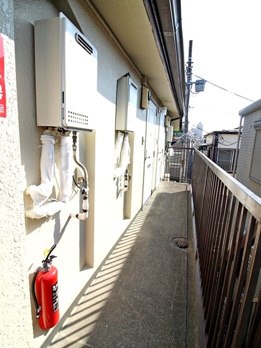 物件外観写真5　(エントランス部分)