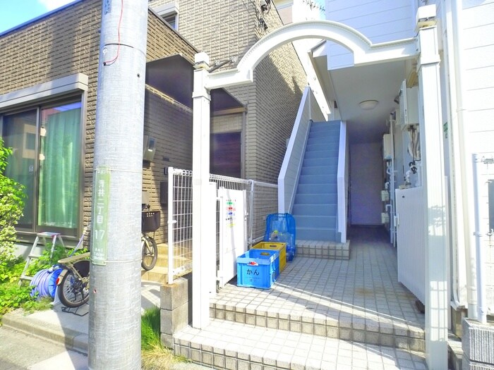 物件外観写真2　(エントランス部分)