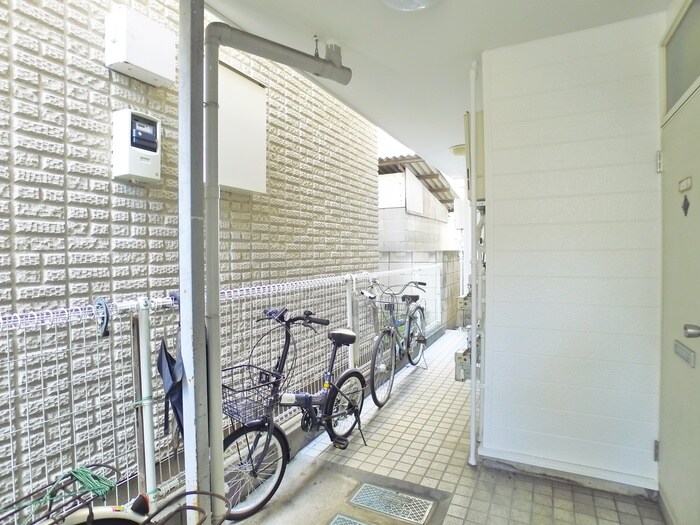 物件外観写真6　(駐輪場)