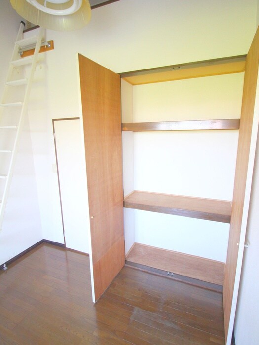 物件内観写真12　(収納)