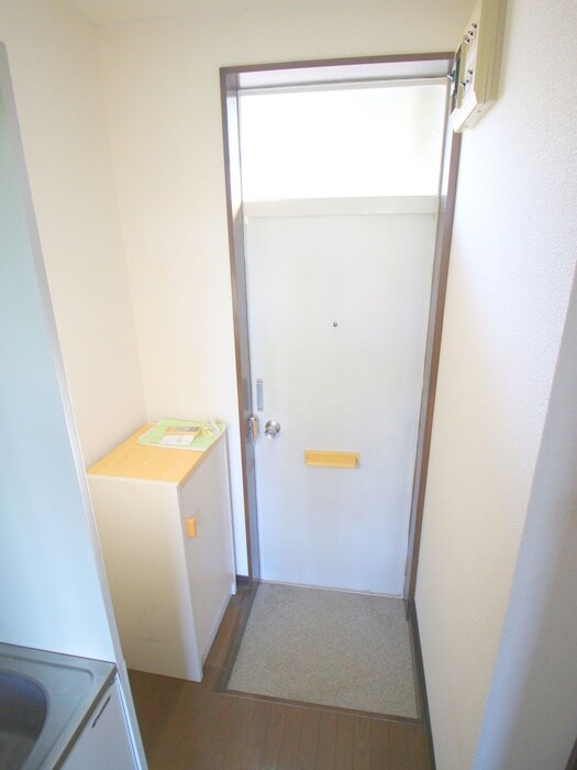 物件内観写真17　(玄関)