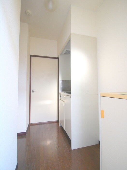 物件内観写真18　(廊下)