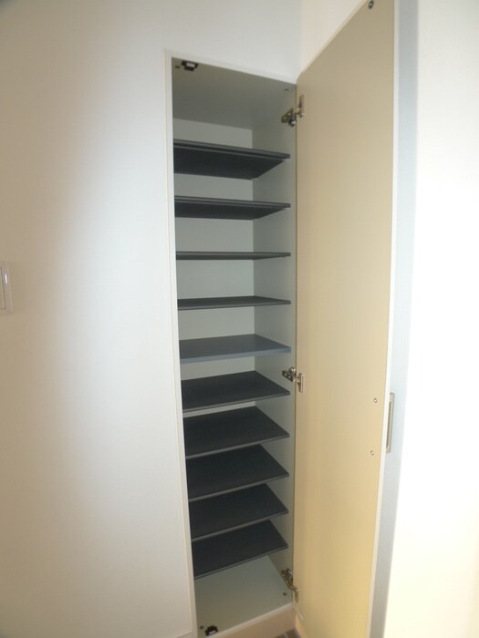 物件内観写真4　(靴箱)