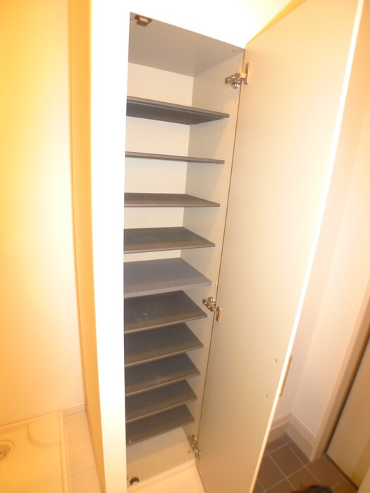 物件内観写真6　(靴箱)