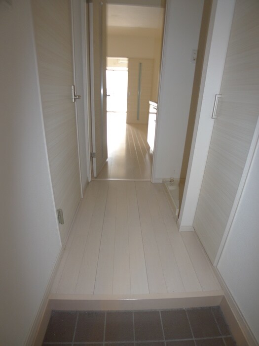 物件内観写真14　(玄関)