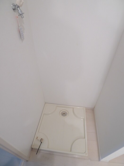 物件内観写真15　(洗濯機置場)