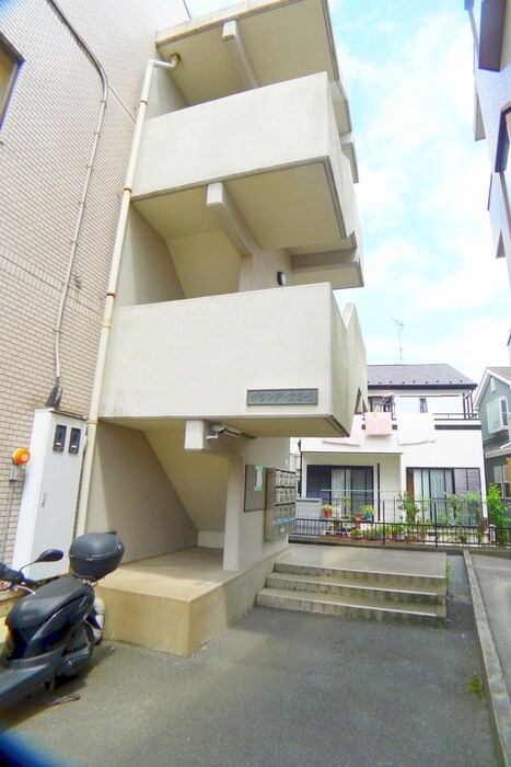 物件外観写真4　(エントランス部分)