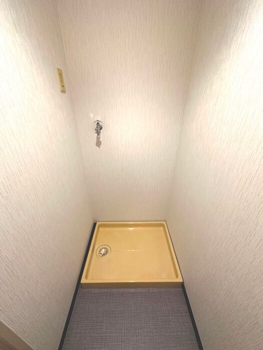 物件内観写真16　(洗濯機置場)