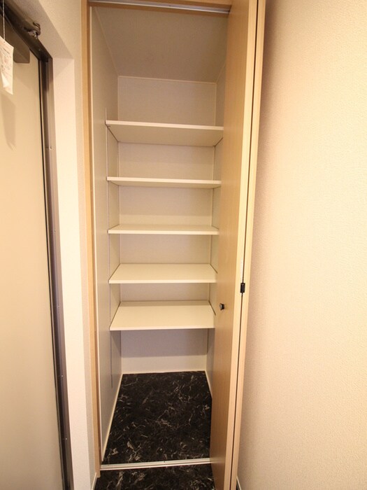 物件内観写真10　(靴箱)