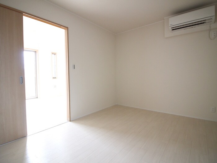 物件内観写真13　(居室)