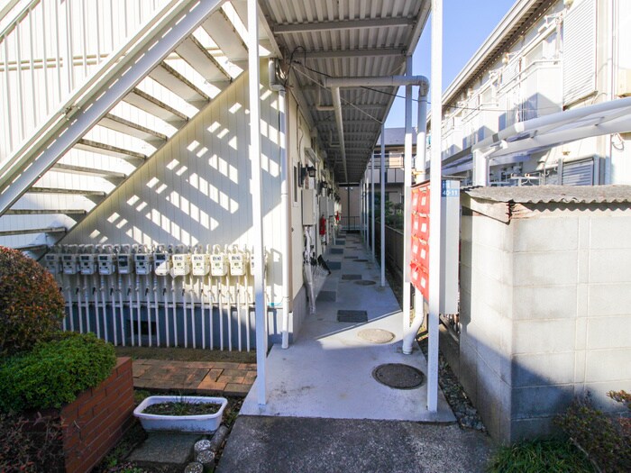 物件外観写真2　(エントランス部分)