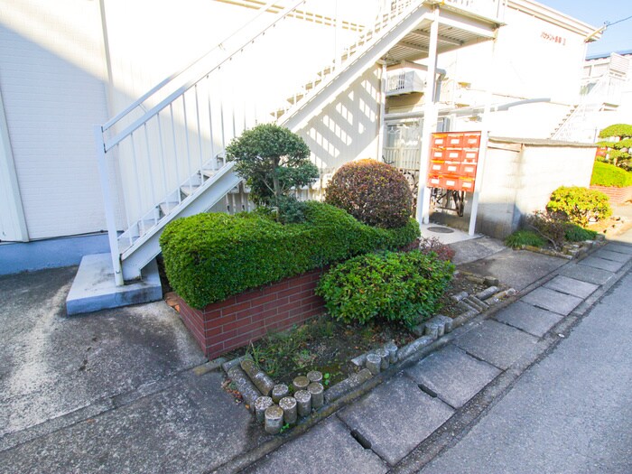 物件外観写真5　(エントランス部分)