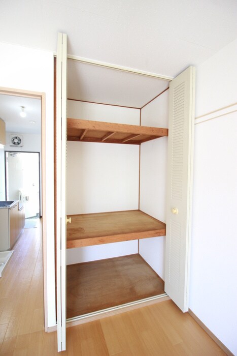 物件内観写真12　(収納)