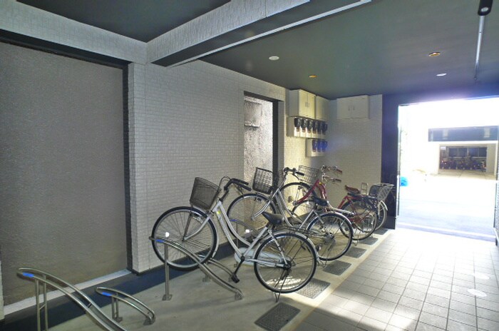 物件外観写真6　(駐輪場)