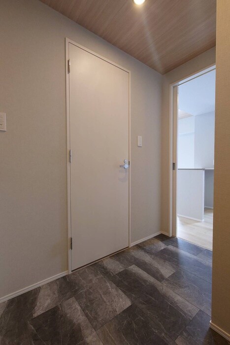 物件内観写真16　(廊下)