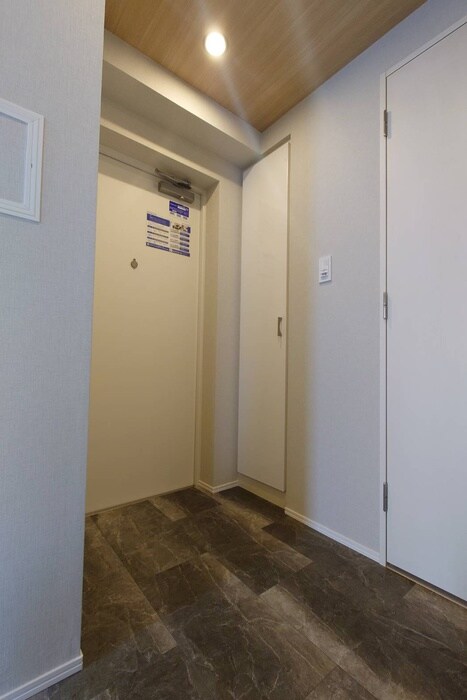 物件内観写真17　(玄関)