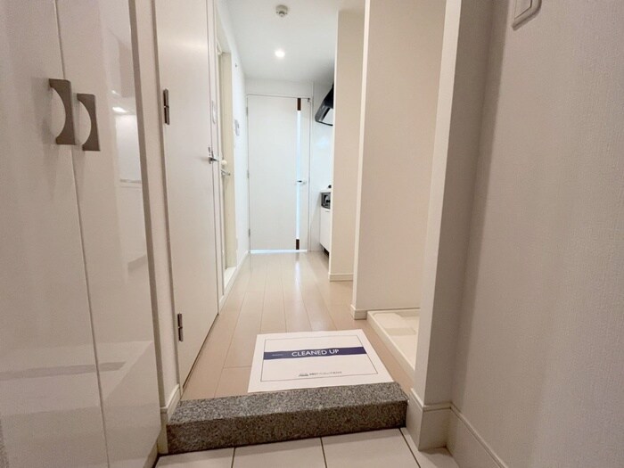 物件内観写真18　(玄関)