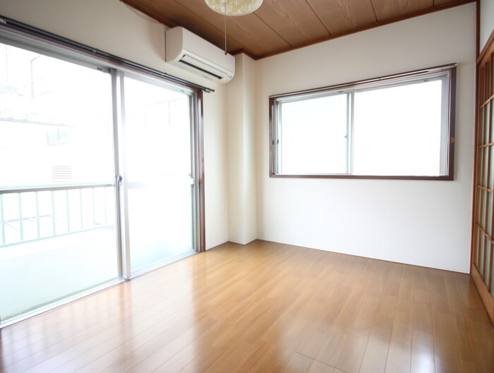 物件内観写真8　(居室)