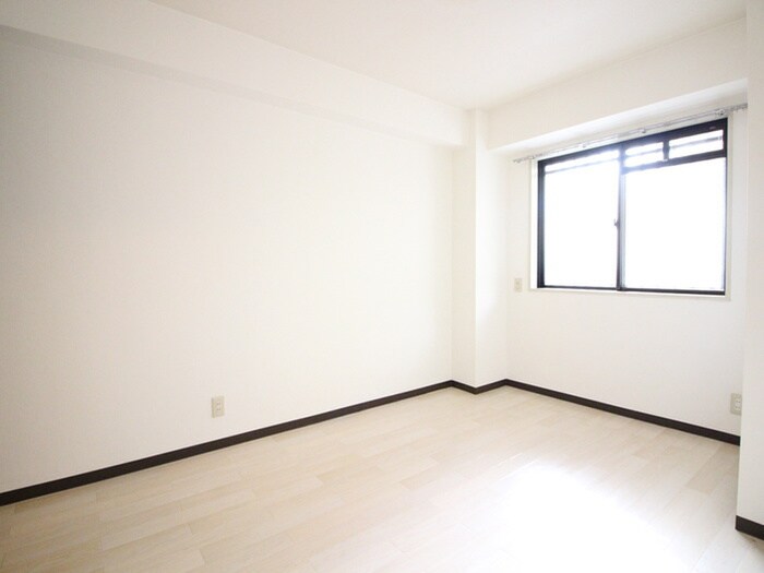 ル・マイ－ム参番館の居室