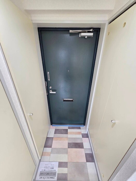 物件内観写真7　(玄関)