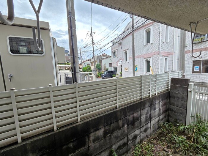 物件内観写真15　(室内からの展望)