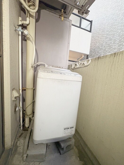 物件内観写真15　(洗濯機置場)