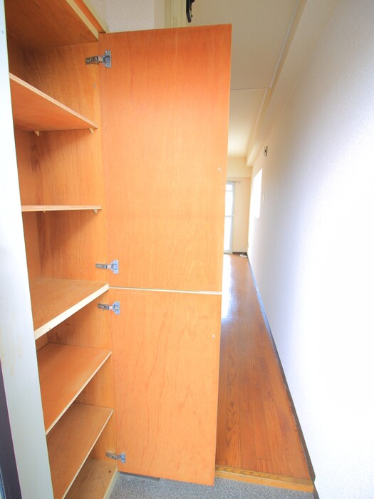 物件内観写真15　(靴箱)