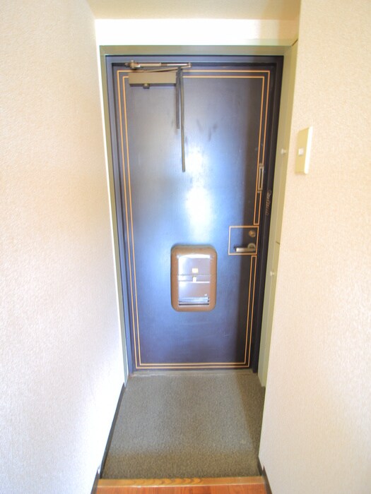 物件内観写真17　(玄関)