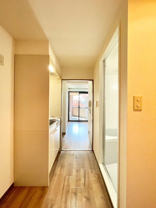 物件内観写真14　(廊下)