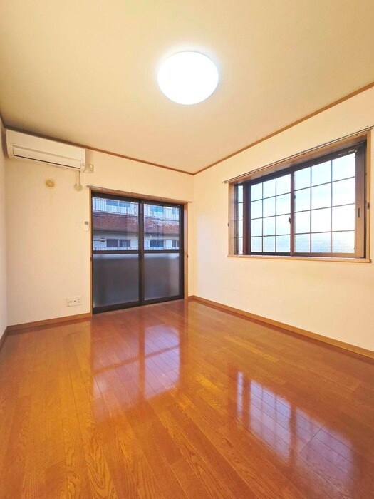 物件内観写真8　(居室)