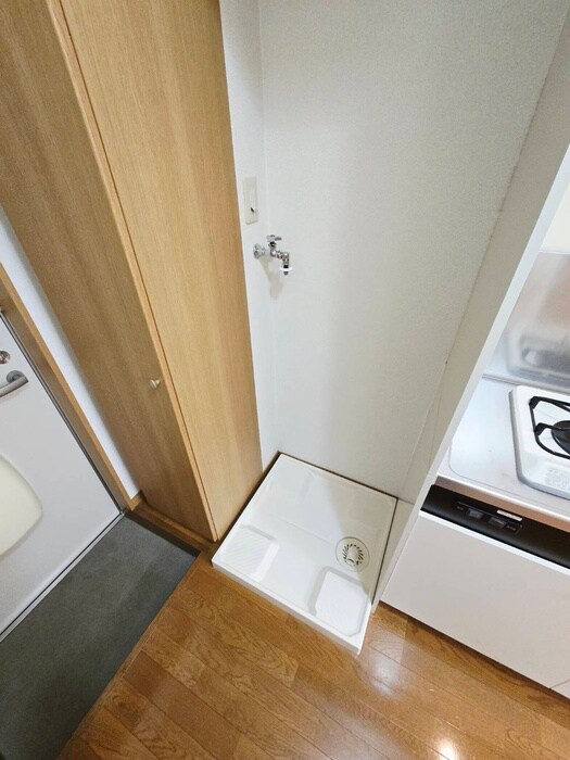 物件内観写真14　(洗濯機置場)