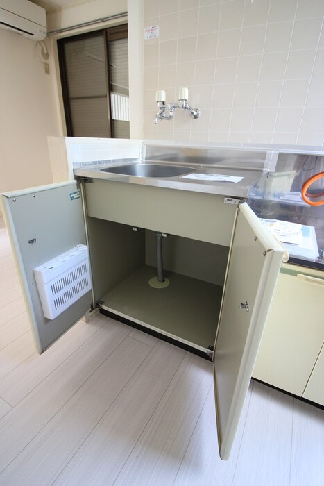 物件内観写真12　(収納)