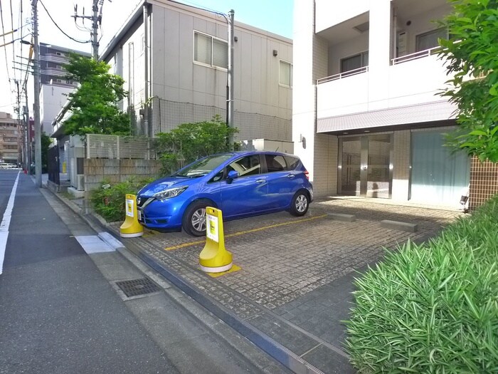物件外観写真5　(駐車場)