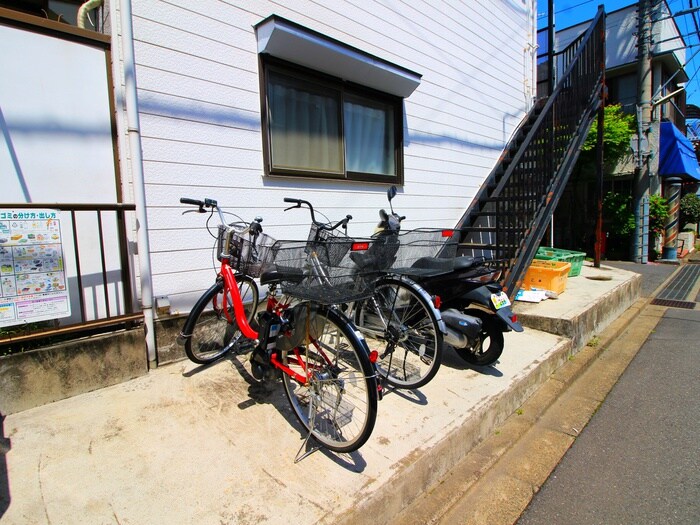 物件外観写真3　(駐輪場)