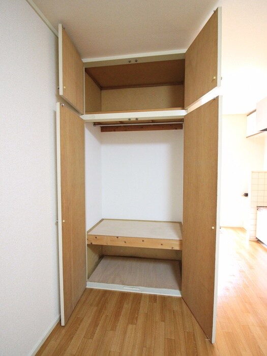 物件内観写真12　(収納)