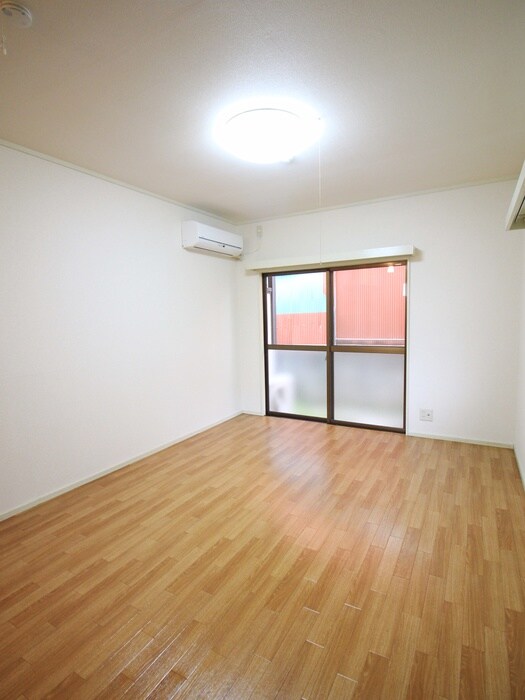 物件内観写真21　(室内からの展望)