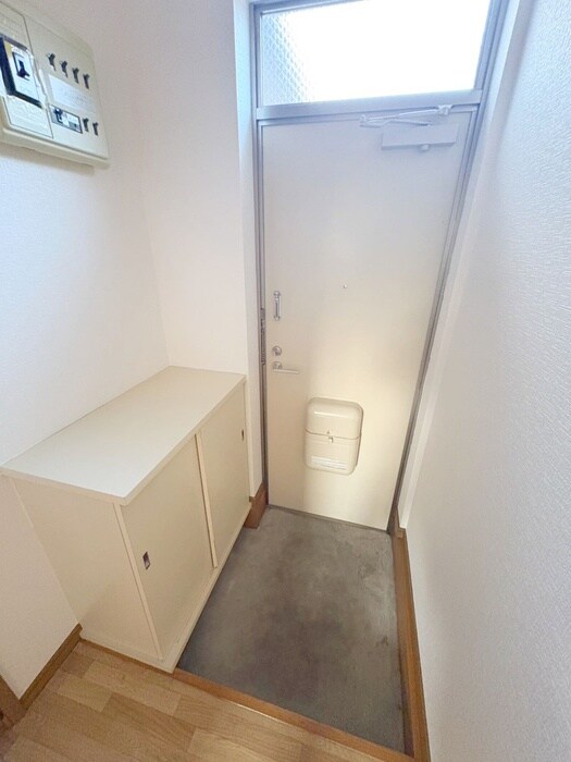 物件内観写真15　(玄関)