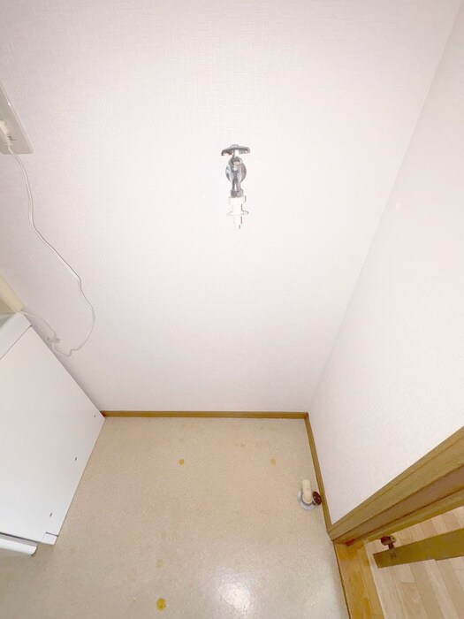 物件内観写真17　(洗濯機置場)