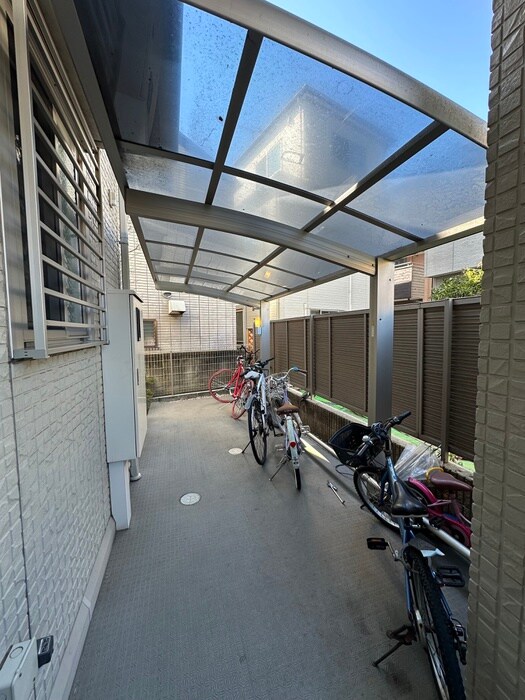 物件外観写真6　(駐輪場)