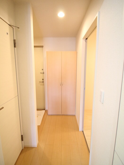物件内観写真11　(廊下)