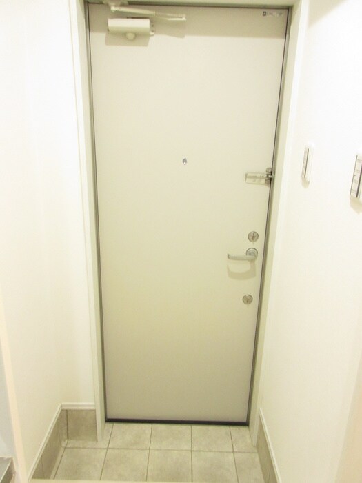 物件内観写真13　(玄関)